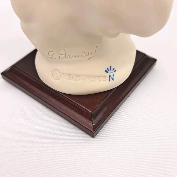 Vintage Guiseppe Armani 7 Inch White Peace Figurine Statue Italy - Picture 16 of 16